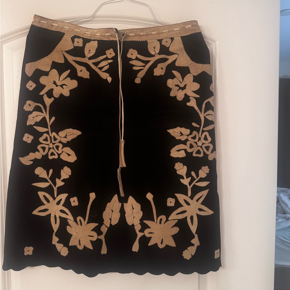 Moda International Black and Tan Floral Skirt